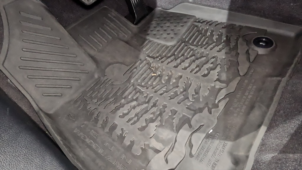 2025 Toyota Sienna Woodland, all-weather floor mats. Image by Robin Warner