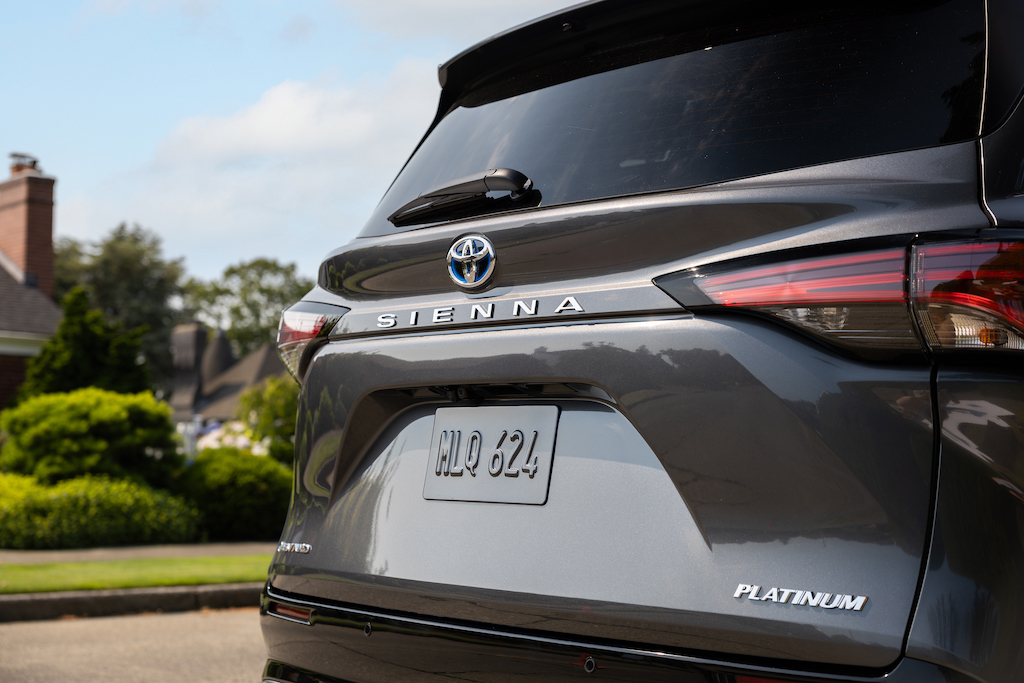 2025 Toyota Sienna Platinum, tailgate. Image courtesy of Toyota.