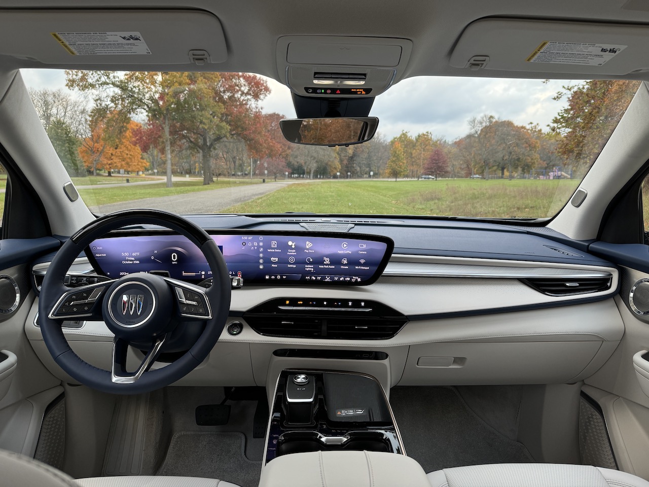 2025 Buick Enclave Avenir, interior. Image by Robin Warner