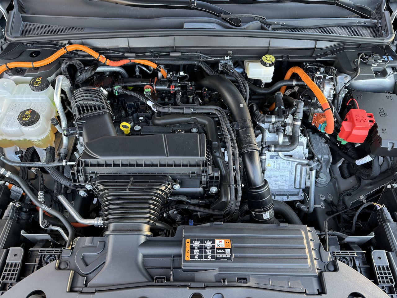 2024 Lincoln Nautilus, engine bay. Image by Robin Warner