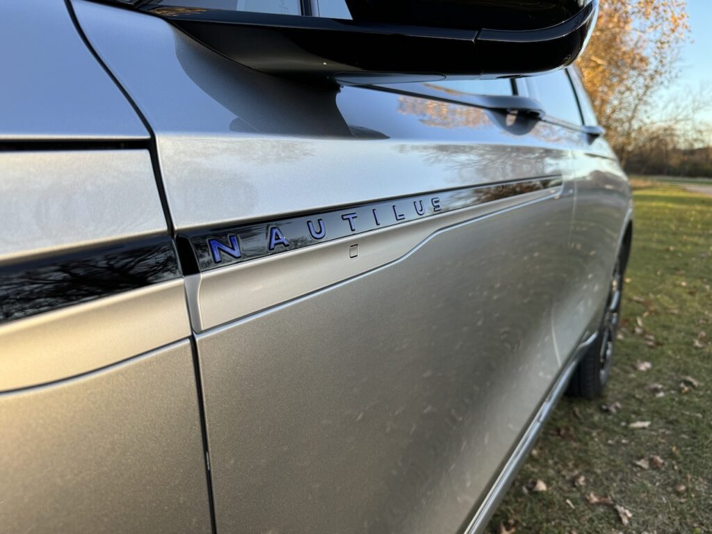 2024 Lincoln Nautilus, badging detail. Image by Robin Warner