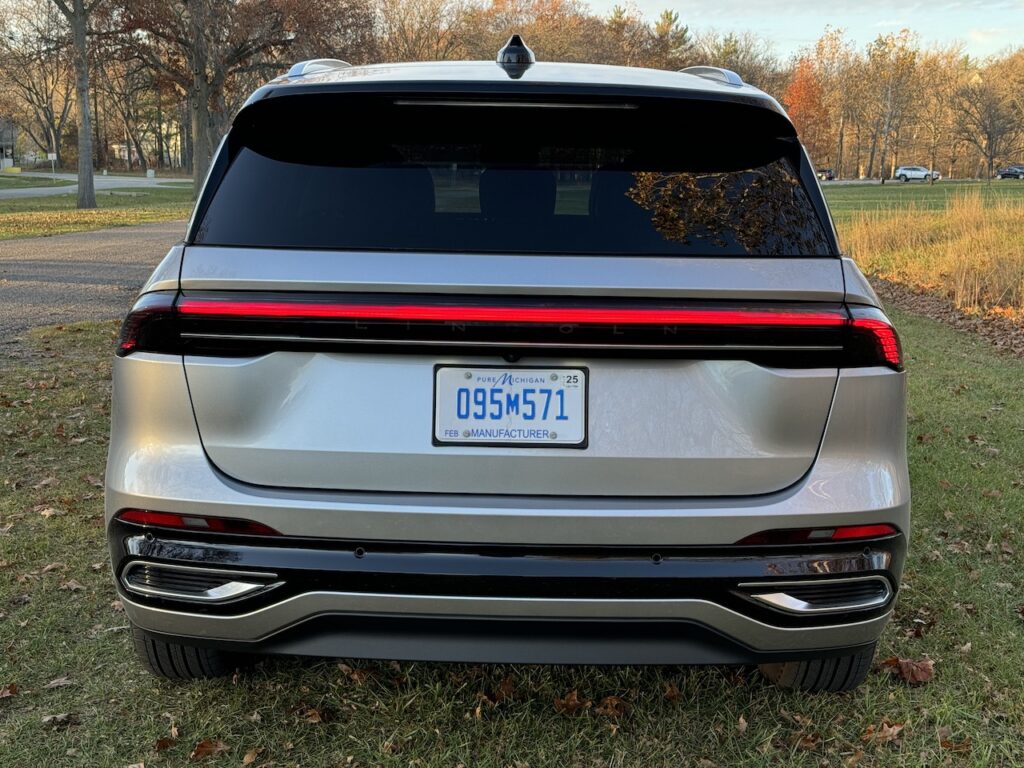 2024 Lincoln Nautilus, rear. Image by Robin Warner